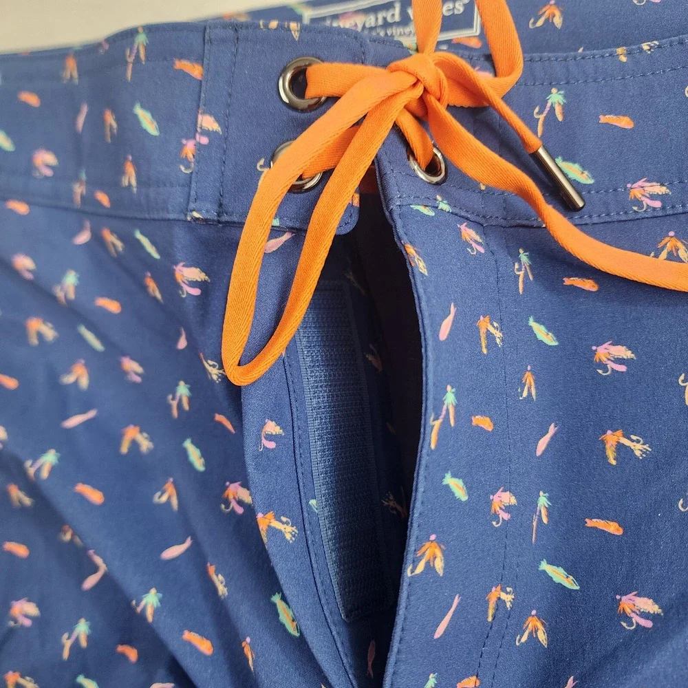 Vineyard Vines Performance swim trunks shorts W 32 blue fish pocket zip $98 mens